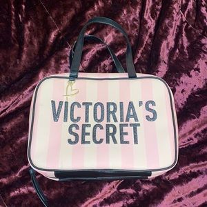 Victoria secret makeup bag, gently used.